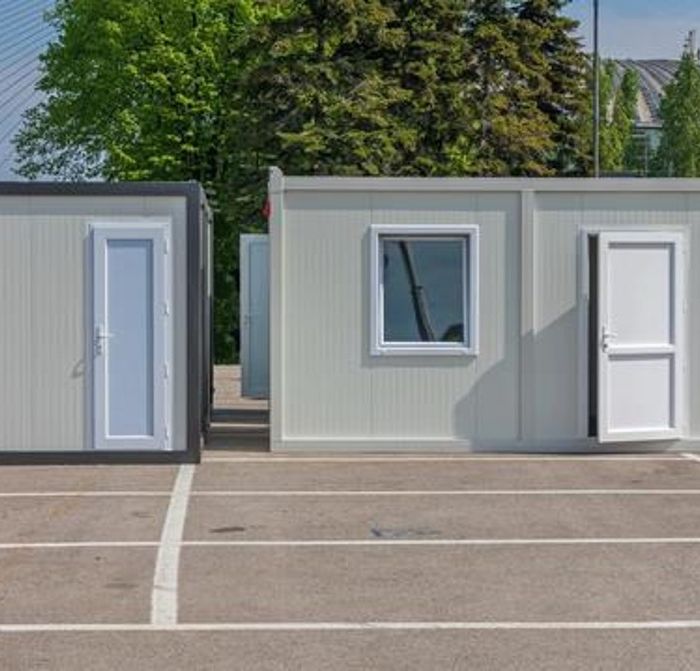 Freifläche mit Bürocontainer an stark frequentierter Straße in Hamburg zu vermieten