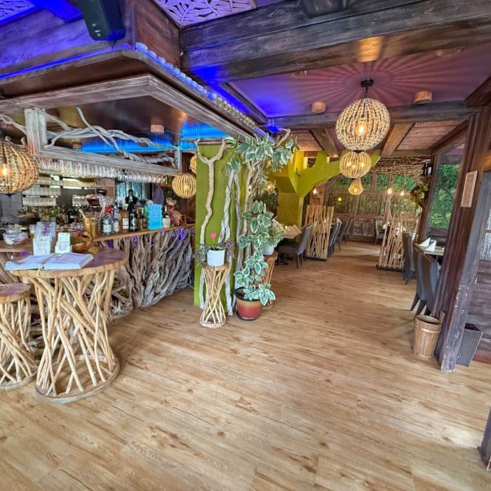 Ein schönes, großzügiges Restaurant – komplett ausgestattet in Schnelsen