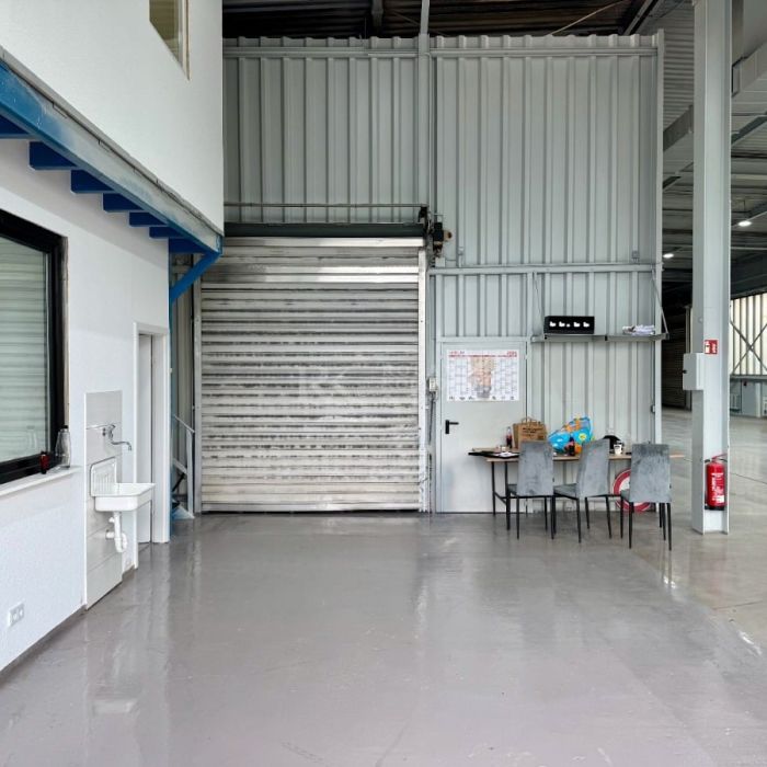 ca. 625 m² Lager/Halle und ca. 75 m² Büro in Flieden zu vermieten