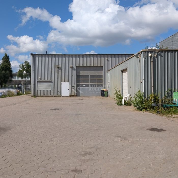 Gewerbegrundstück mit ca. 1.600 m² Freifläche & zwei Hallen – verkehrsgünstig in HH-Wilhelmsburg