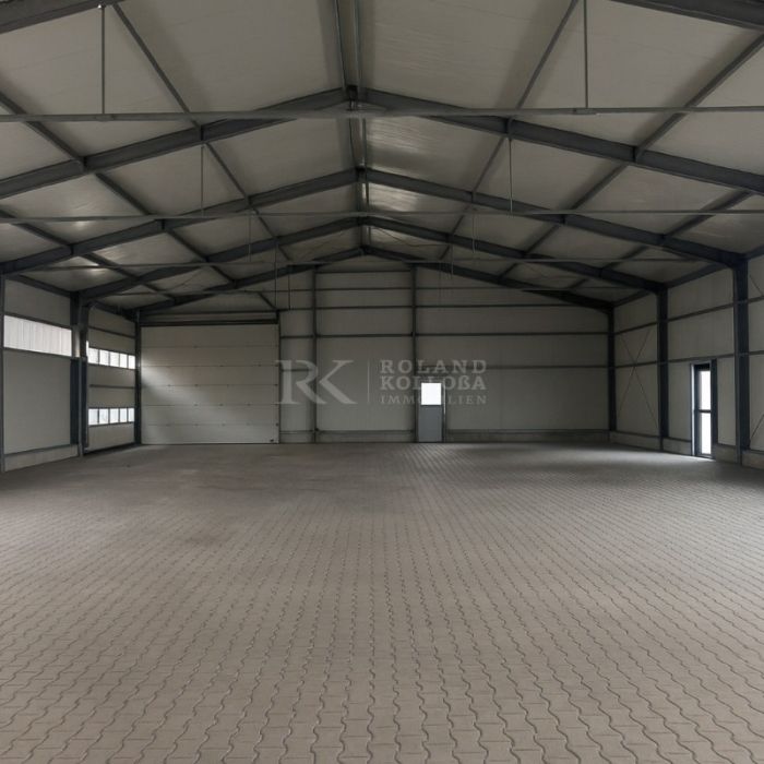 ca. 800 qm Hallenfläche und ca. 3.000 qm Freifläche in Zeven
