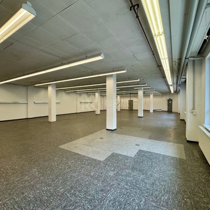 ca. 360 m² Lager/Halle und ca. 40 m² Büro in Flieden zu vermieten
