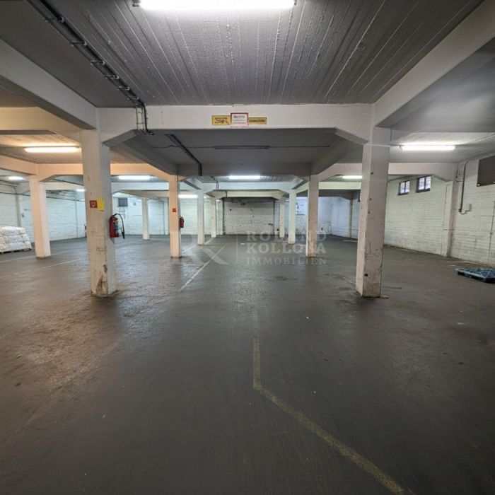 Zentrale Lagerfläche im UG mit zwei Ebenen, Rampen und Lastenaufzug – flexibel nutzbar