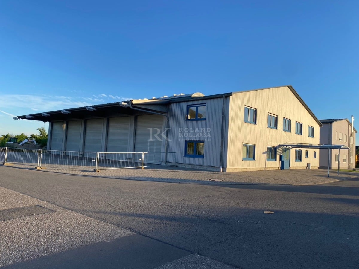 Lagerhalle mit repräsentativen Büro und Wohnung in hochwertiger Ausstattung