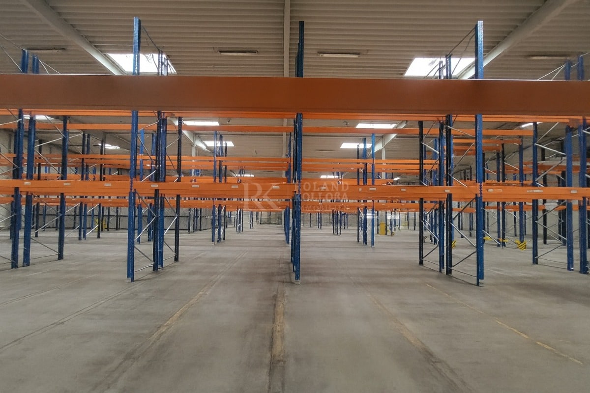 Gewerbehalle mit ca. 1.800 m² Lager-/Produktionsfläche