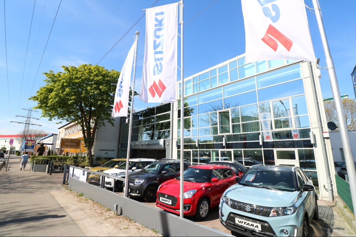 Ausstellungsfläche + Büro auf Hamburgs Automeile