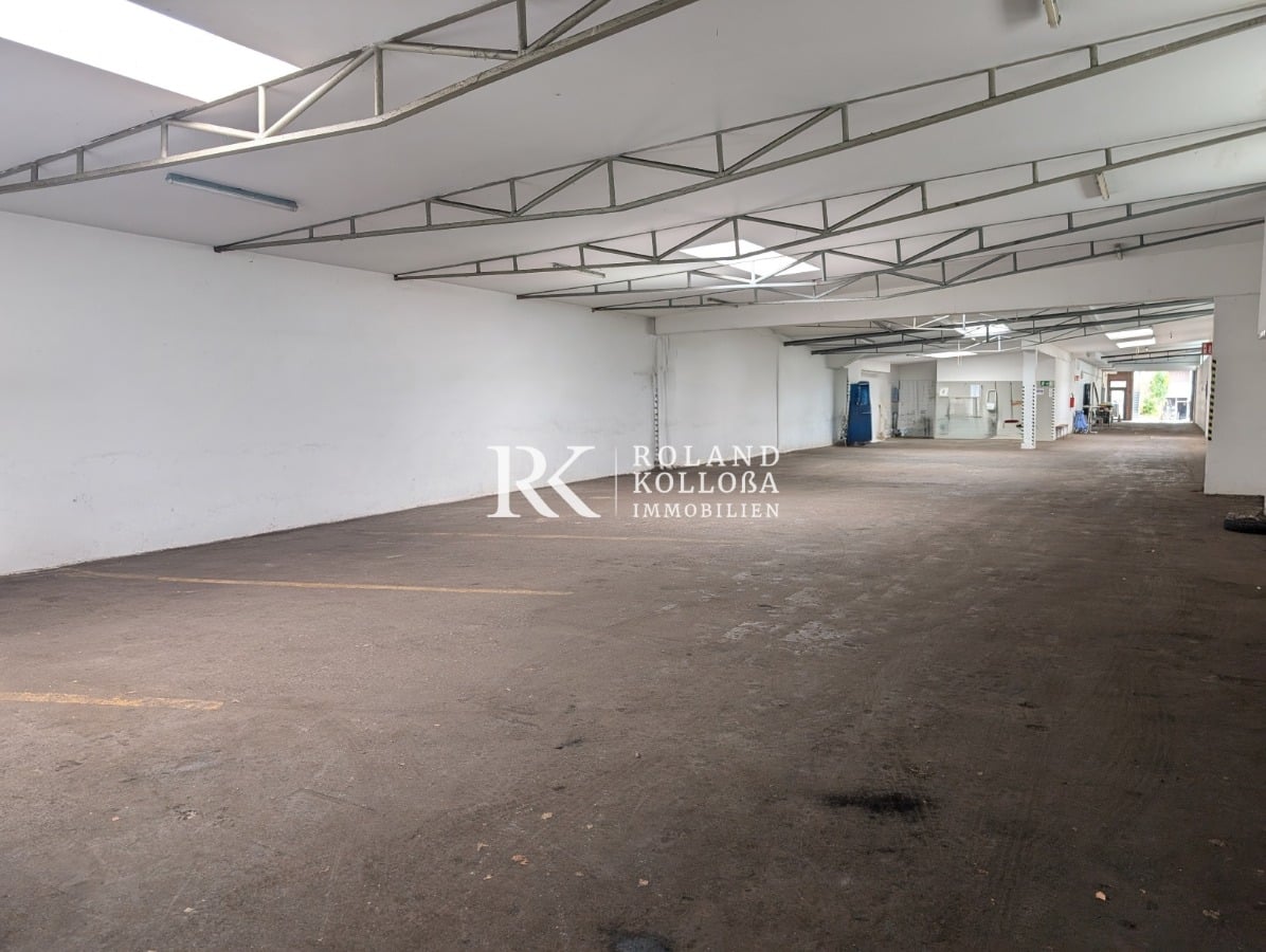 Halle / Ausstellungsfläche/ Produktion mit Büro in Flughafennähe