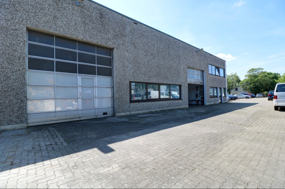 Halle/Werkstatt/Produktion + Büro + Freifläche in Flughafennähe