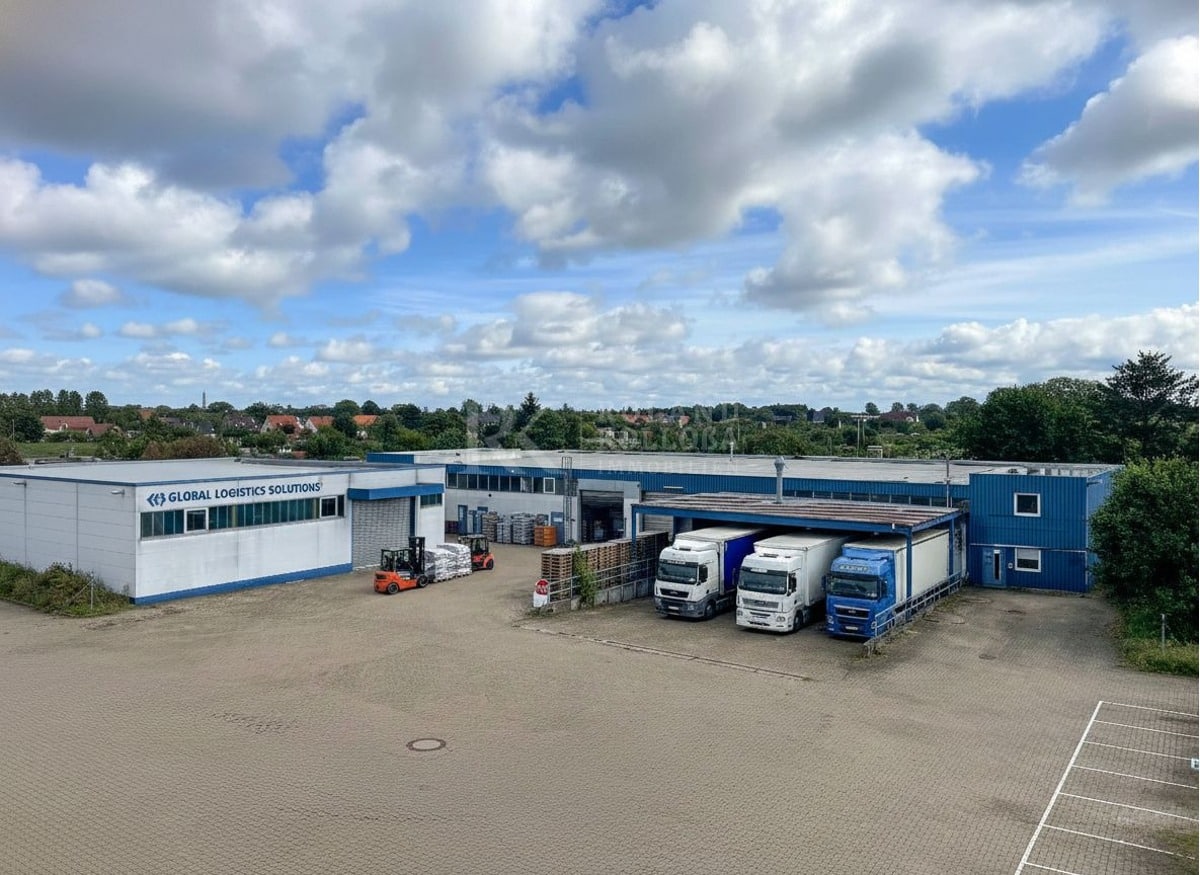 Gewerbehalle mit Büroanteil in Sarstedt – Rampenzugang, Kühlfläche & Fulfillment-Ausstattung